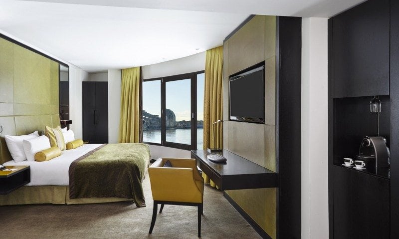 Crowne Plaza Battersea Club Room Crowne Plaza Battersea Club Room