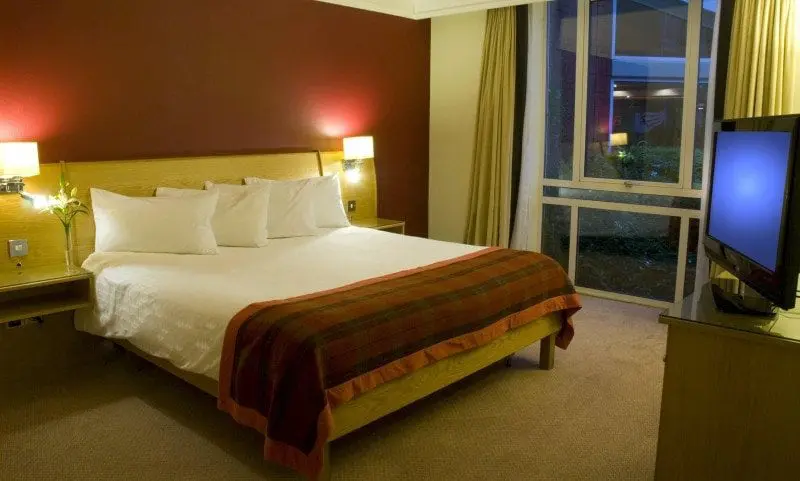 Events and warm weather drive September hotel demand