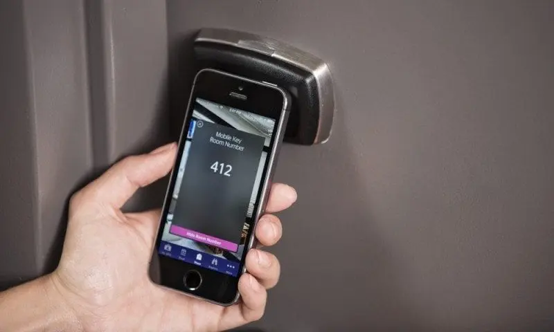 Starwood to replace room key with smartphone app