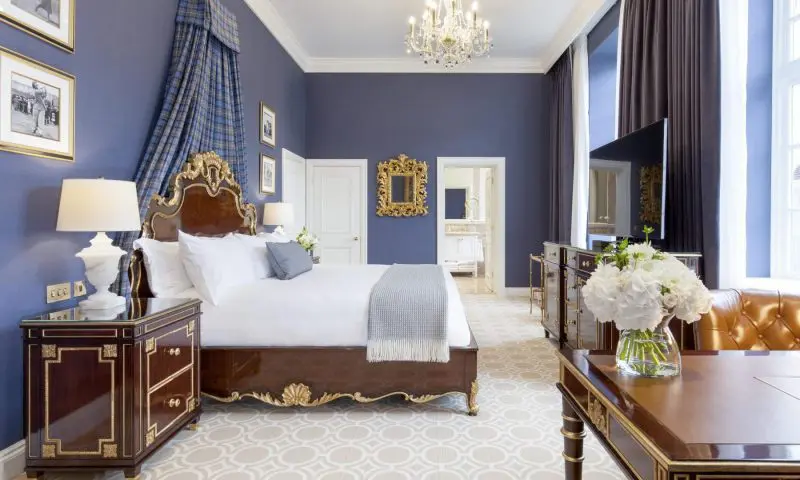 Donald Trump re-opens Turnberry hotel after £200m restoration