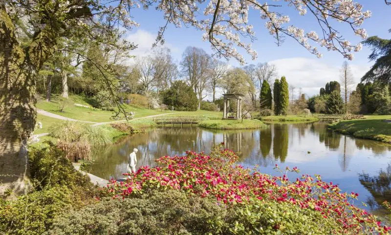 Gardens, farms and theme parks record bumper 2015