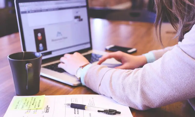 Women ‘effectively working for free until end of 2016′ due to gender pay gap