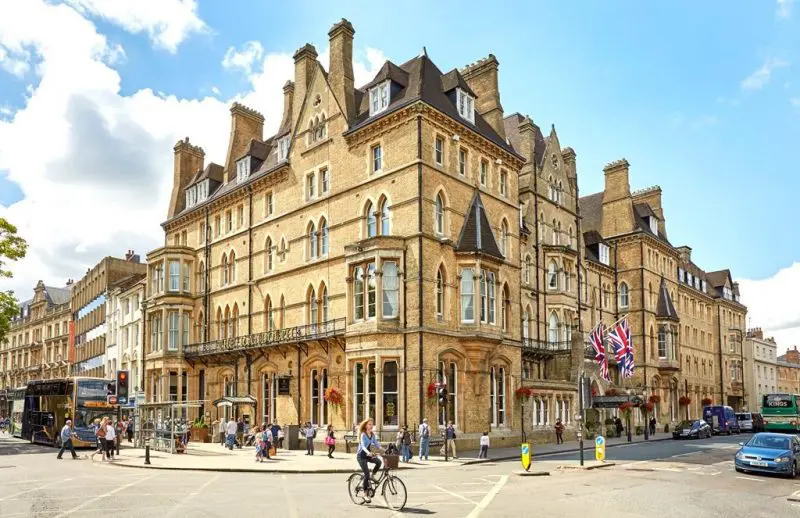 Guests evacuated from Oxford hotel after ‘small’ bedroom fire