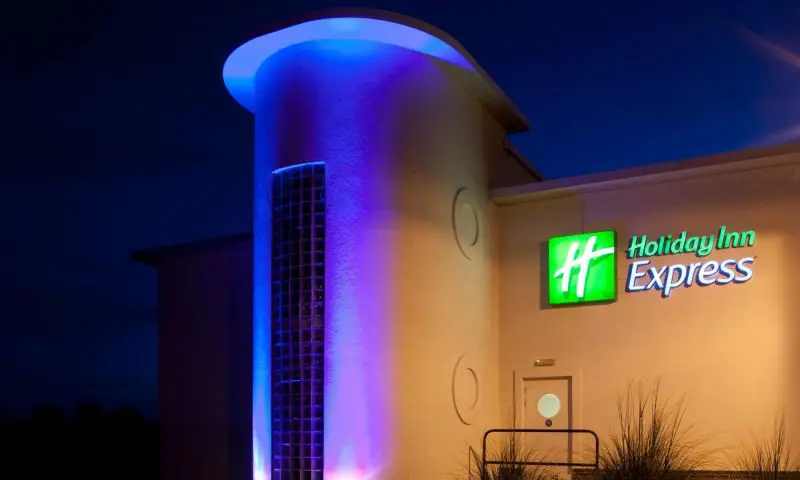 Starboard acquires two Holiday Inn hotels