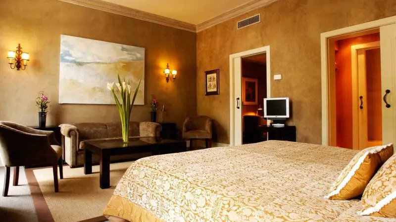 townhouse and boutique hotels perform well