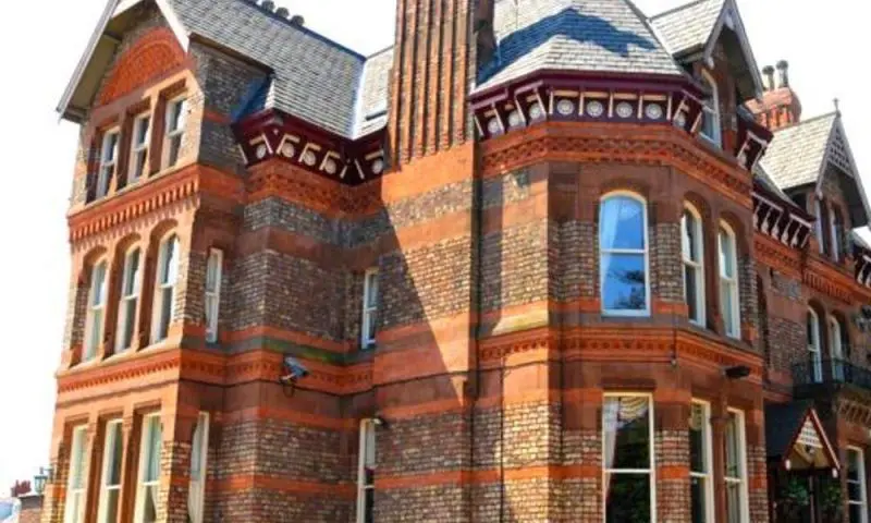 ‘Rude’ hotel manager hits back at one-star TripAdvisor review