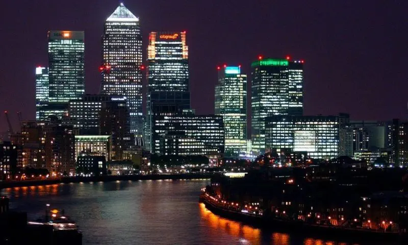 London Ibis Styles hotel removes check-in desks