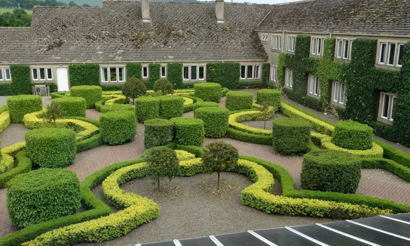 Devonshire Arms Hotel closes for refurbishment