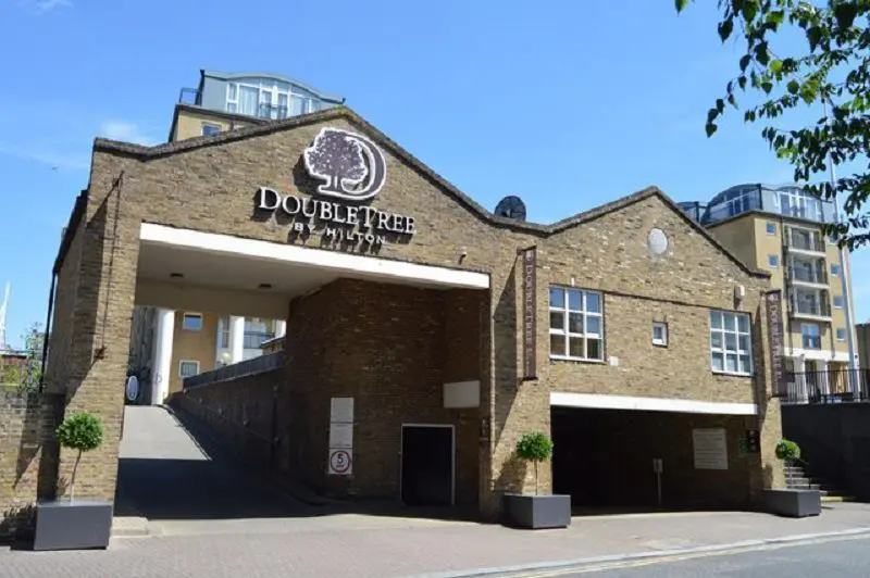 Crimson Hotel Group partners with Hoist Group