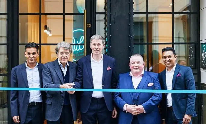 First Wilde aparthotel by Staycity opened by Oscar Wilde’s grandson