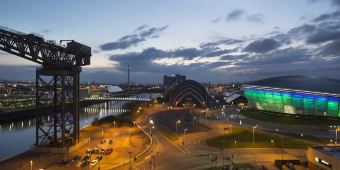 Raddison Red Glasgow opens new sky bar