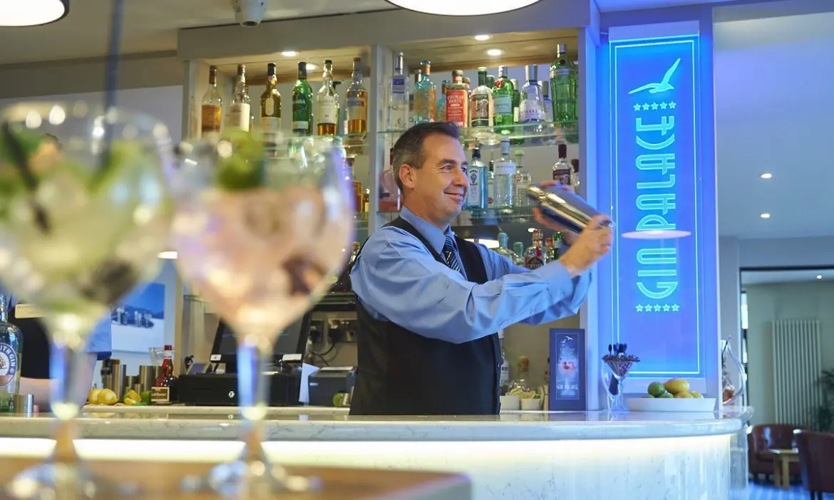 The key to a successful hotel bar