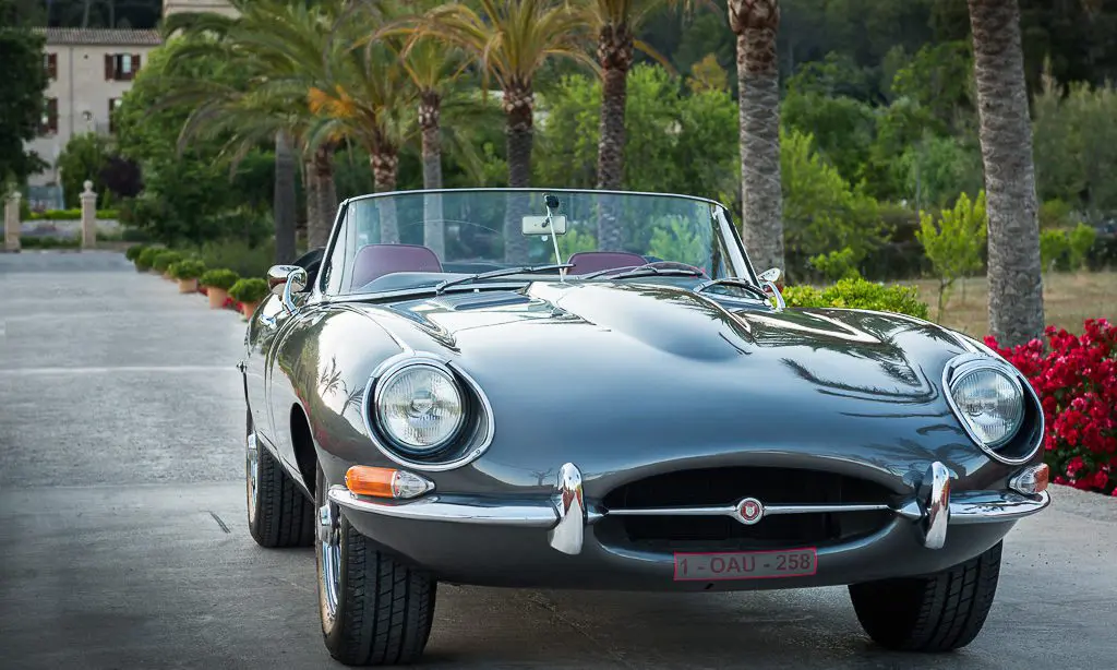 Airbnb partners with ‘Bookaclassic’ classic car hire platform