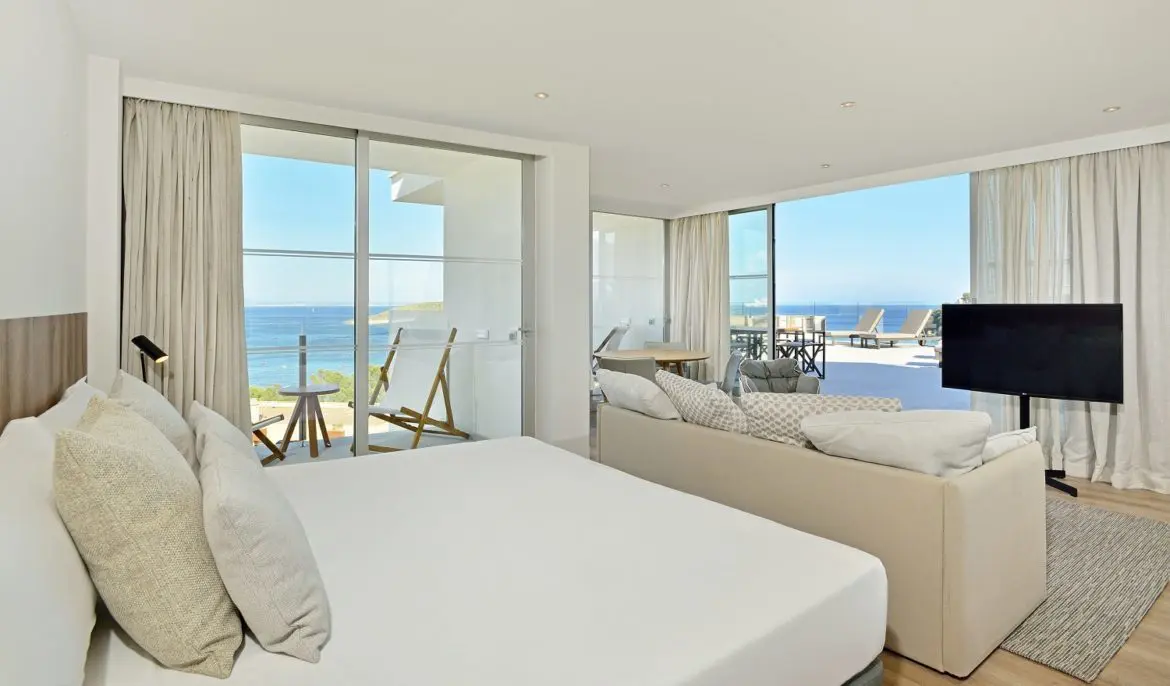 Meliá Hotels International introduces bracelets to replace wallets and room keys