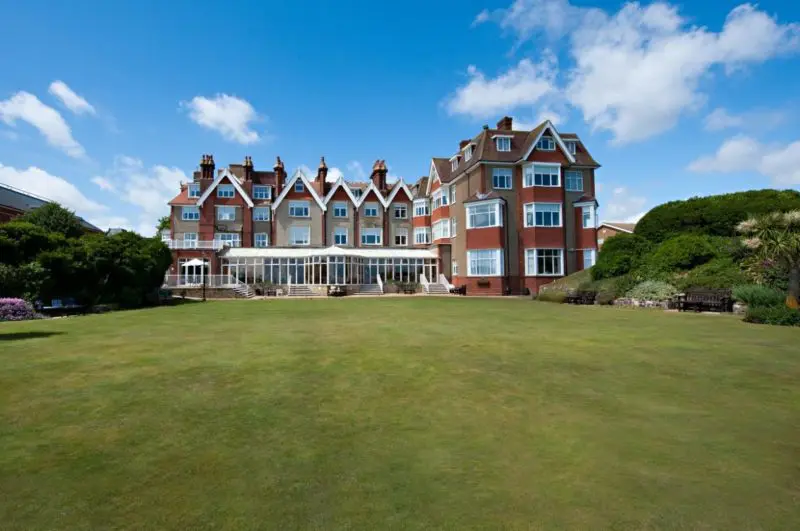 Front of House – Hydro Hotel