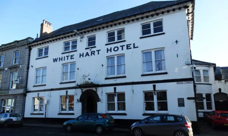 White Hart Hotel sold ahead of auction date