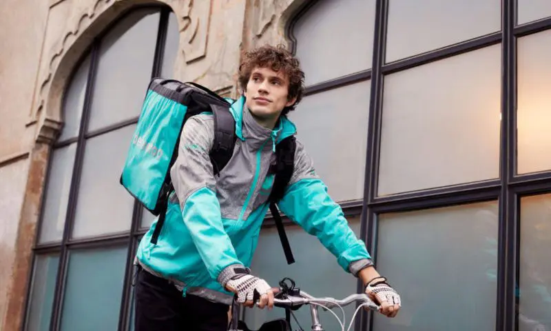 Deliveroo to take on hotels and events with relaunched corporate offering