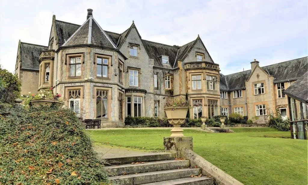 Kenwood Hall Hotel and Spa rebrands to Mercure Hotels