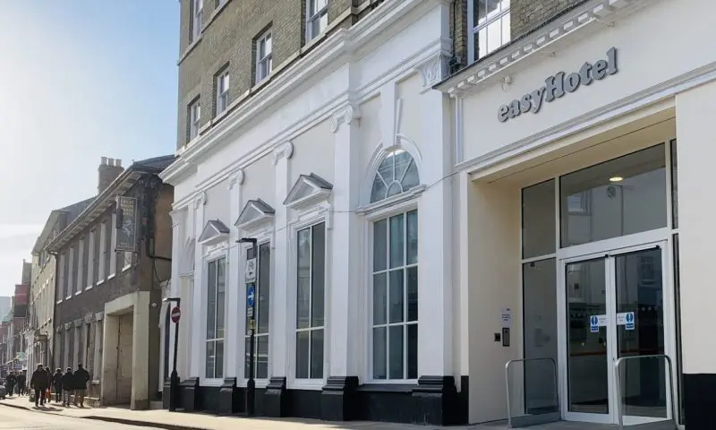 Mayor of Ipswich opens new super-budget Easyhotel