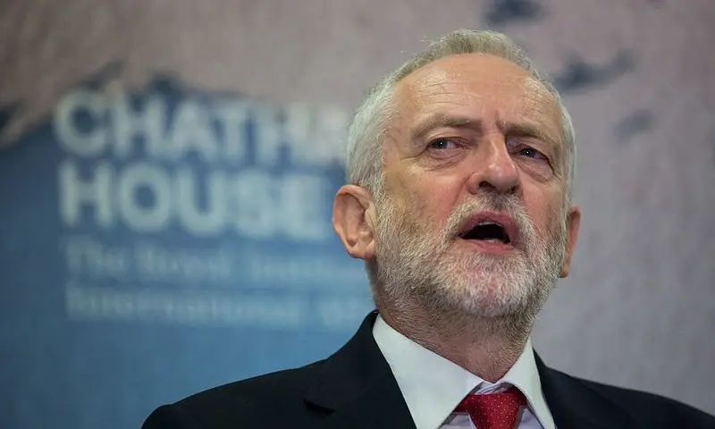 Labour pledges £10 minimum wage for all workers over 16