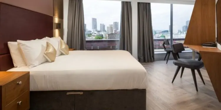 Roomzzz aparthotels joins HotelRez for full service representation