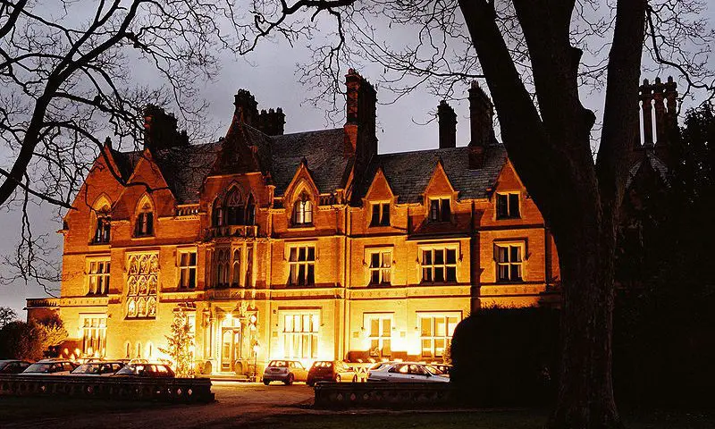 Wroxall Abbey Hotel closes after falling into liquidation