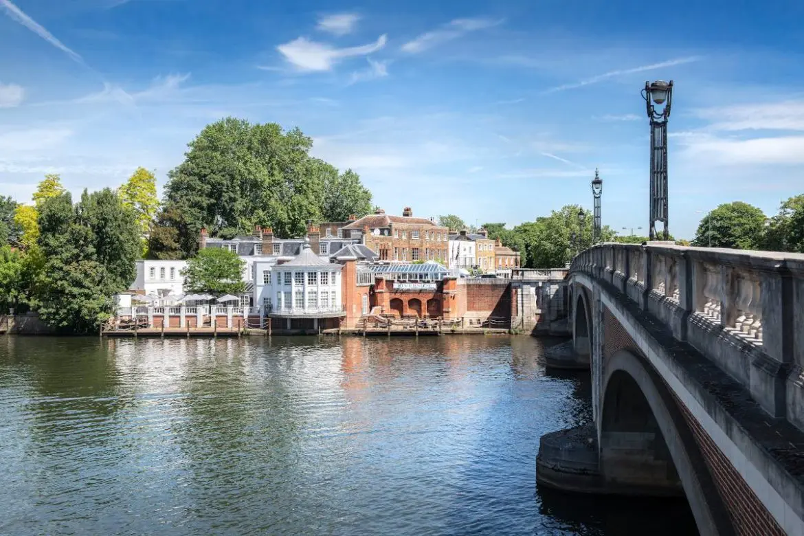 Signet Hotel Group acquires Mitre Hotel at Hampton Court