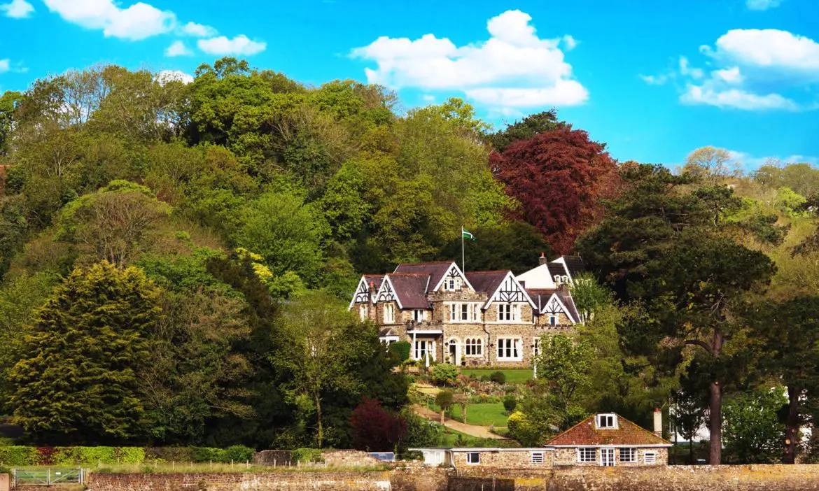 Yeoldon House Hotel sold for almost £1m
