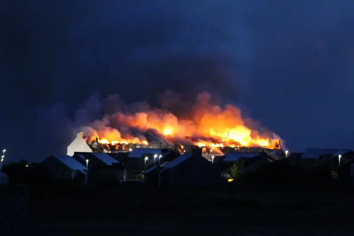 Major fire rips through Shetland hotel