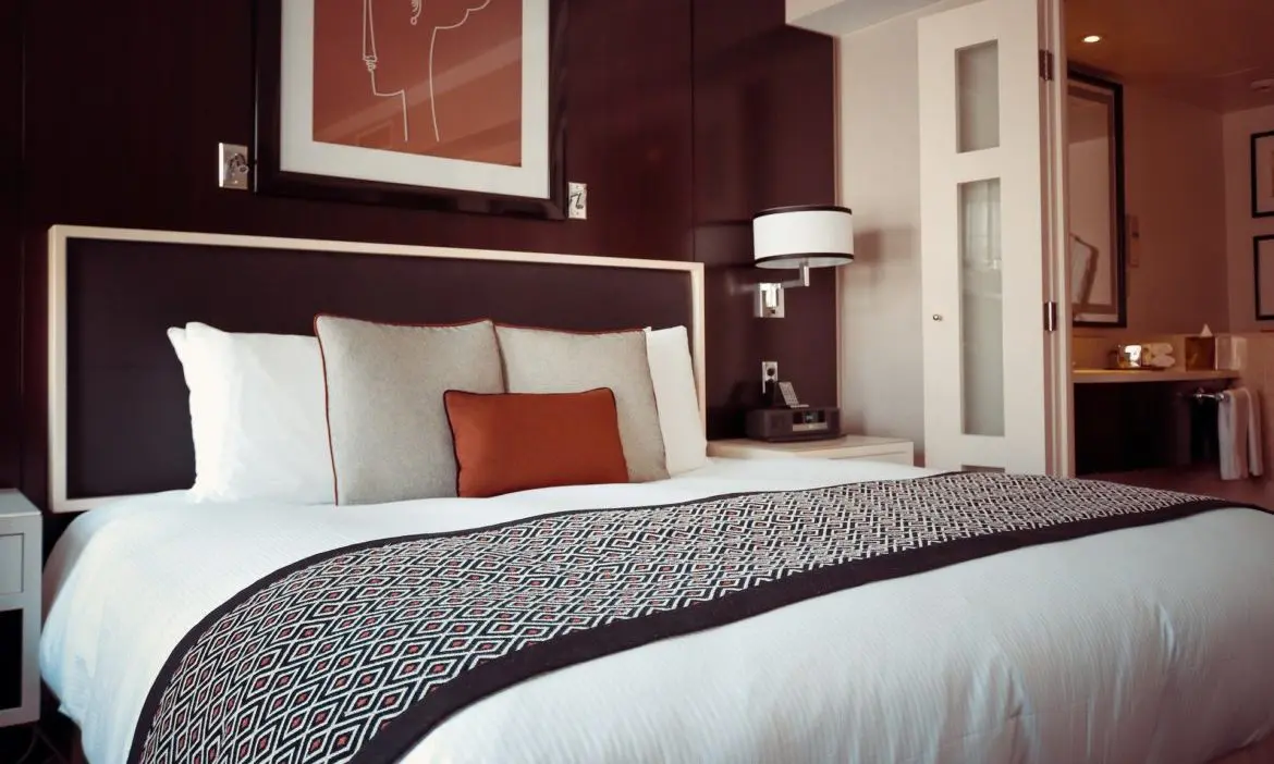 Labour warns 650,000 hospitality business at risk of collapse