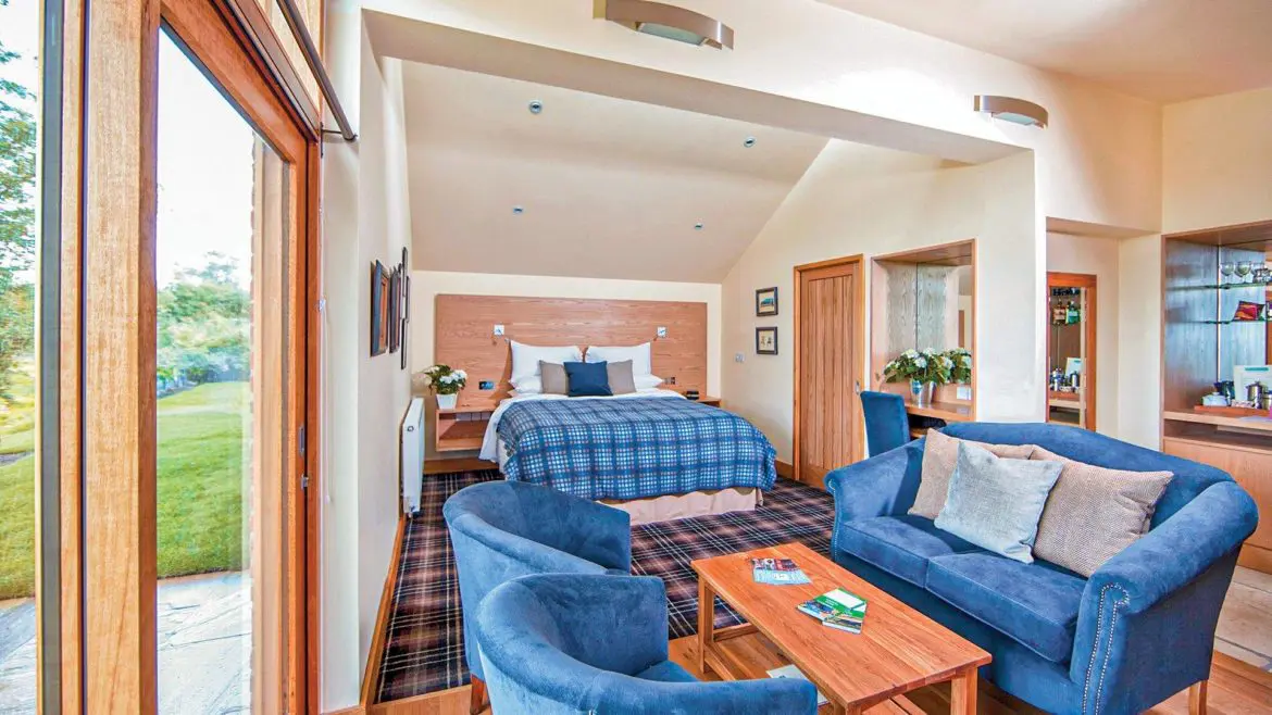 Provenance Inns and Hotels renews contract with Penguin FM