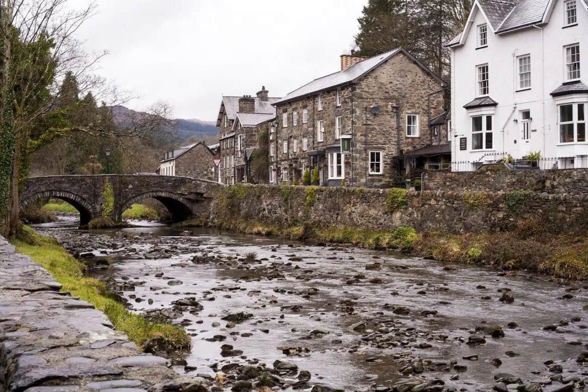 Hospitality businesses included in £340m Welsh support package
