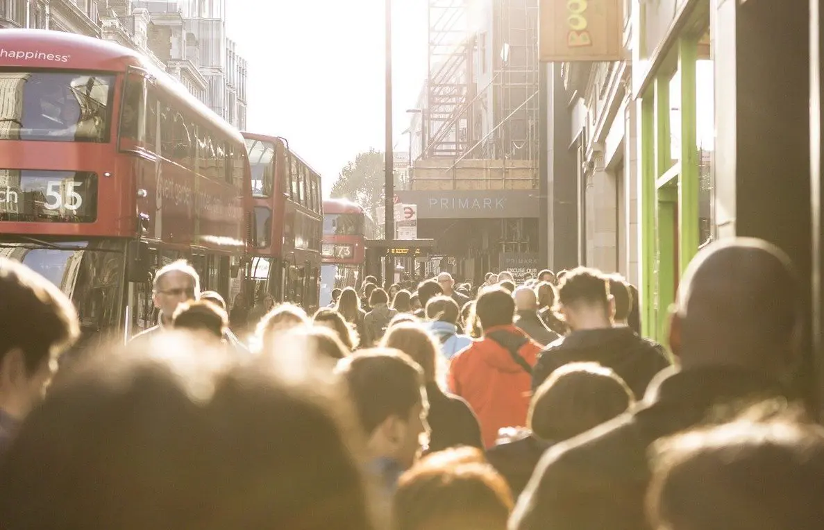 UK GDP shrinks by 2.6%