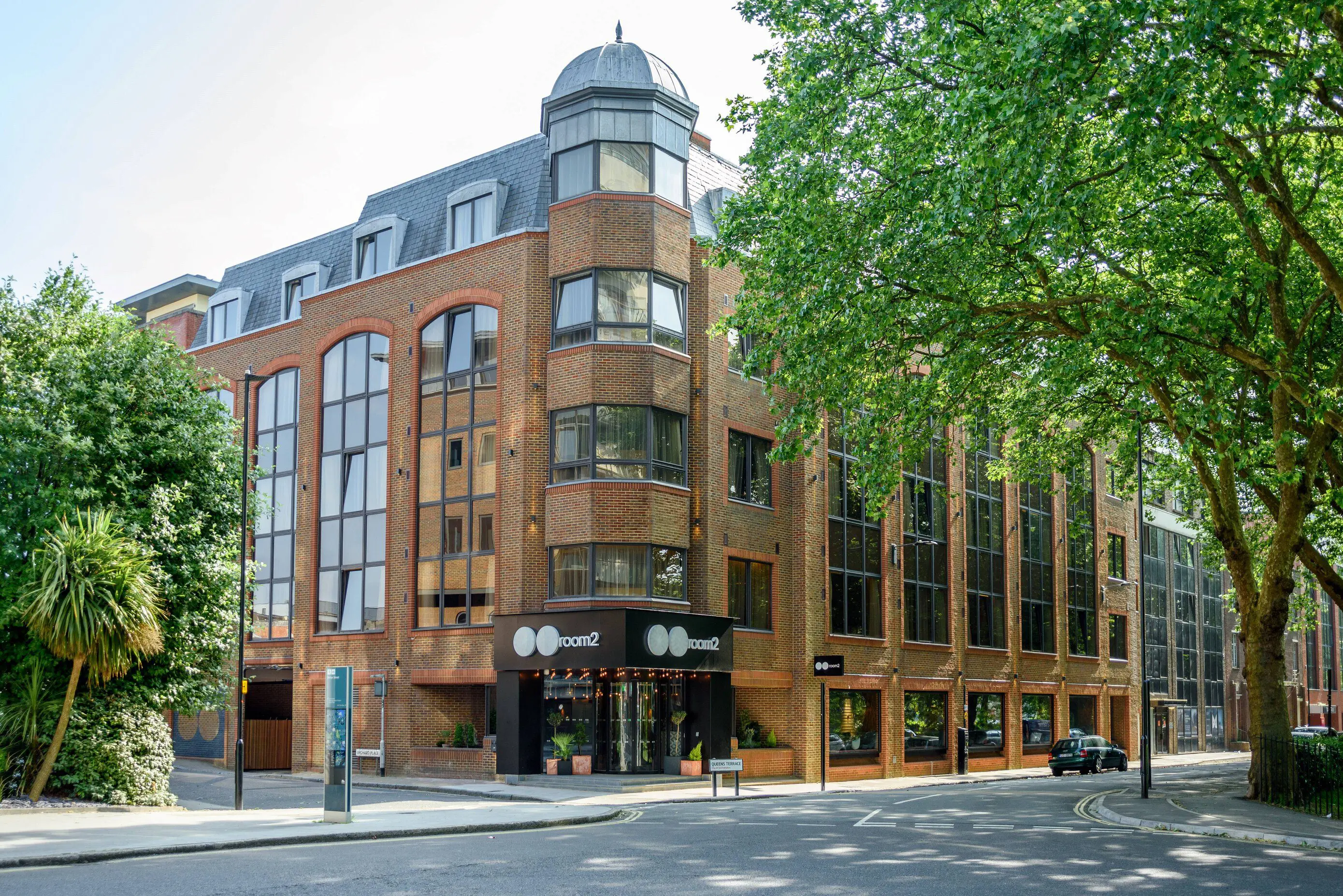 Aberdeen Standard Investments acquires room2 Southampton