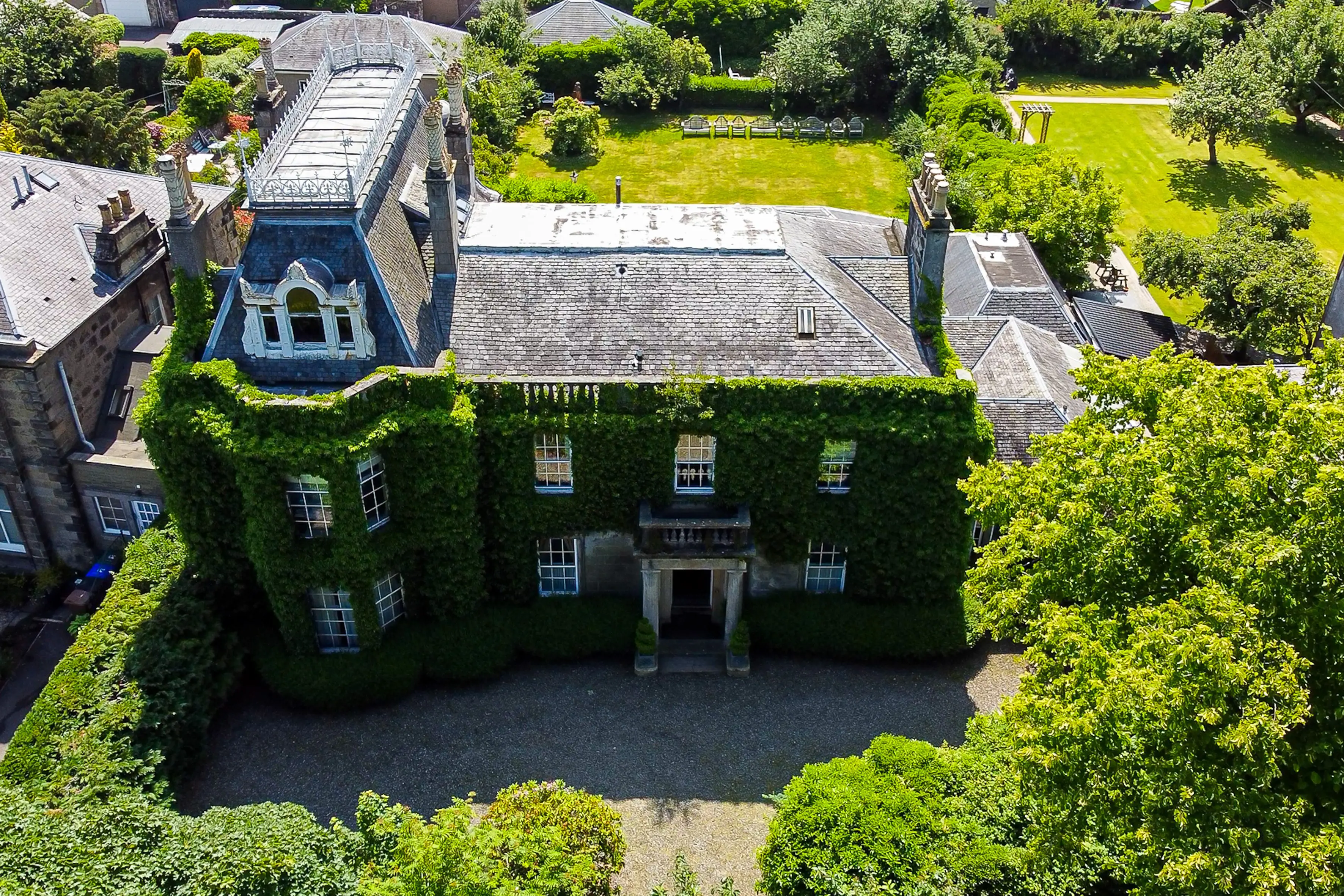 Stirling’s Park Lodge hotel placed up for sale