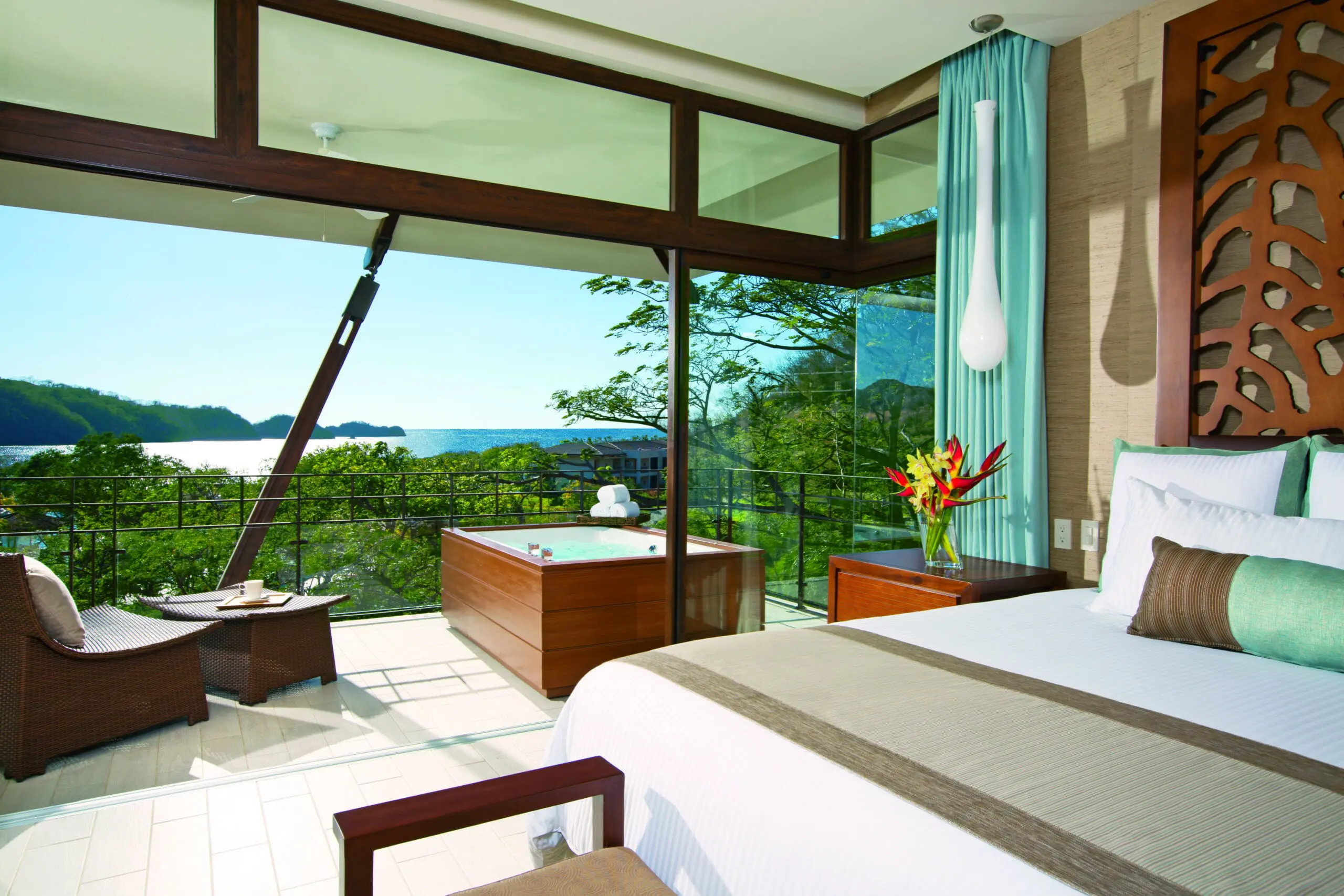 Hyatt to acquire Apple Leisure Group