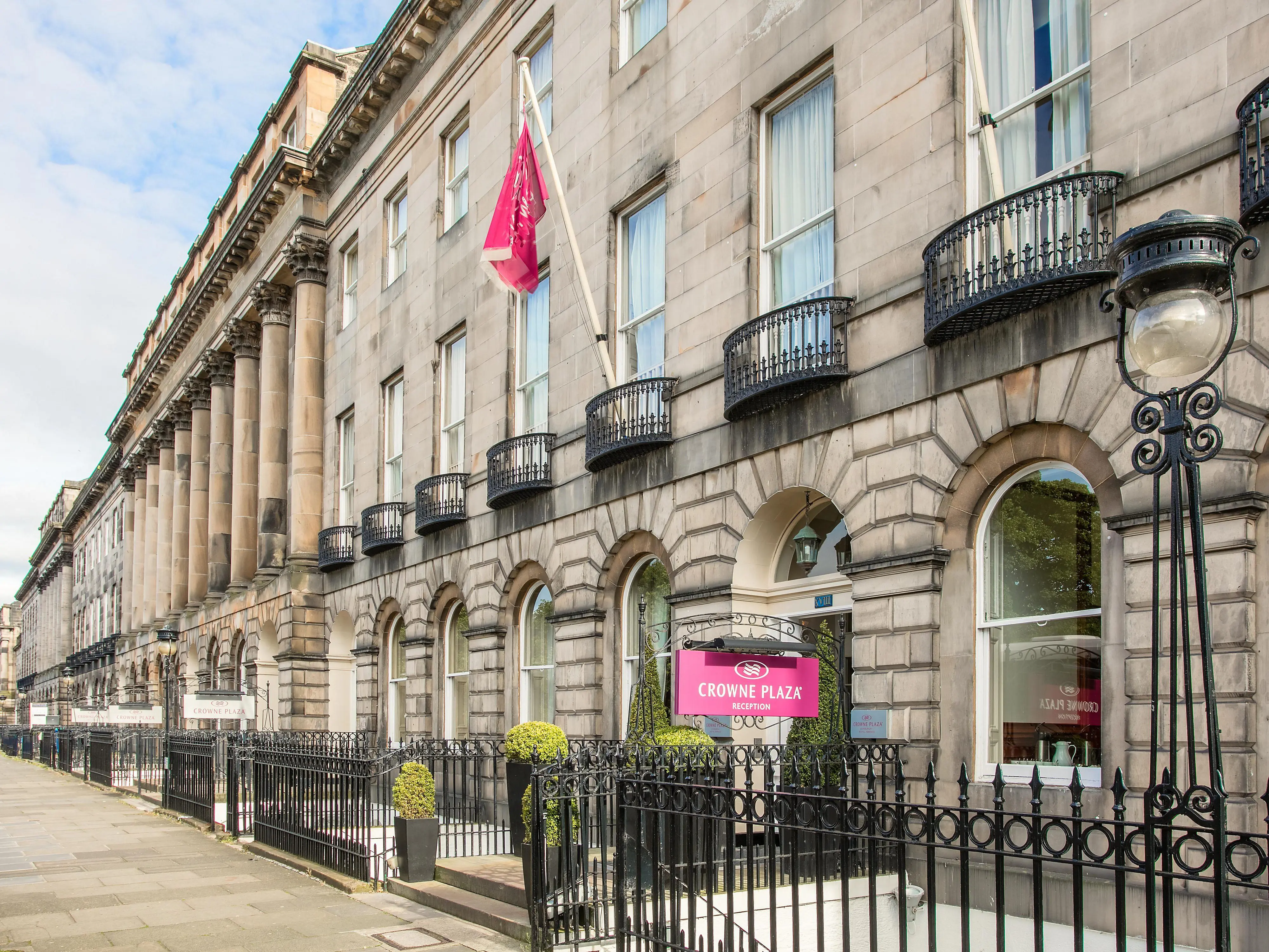 Castleforge acquires Edinburgh’s Crowne Plaza hotel