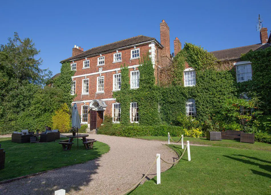Crest Hotels acquires Park House Hotel
