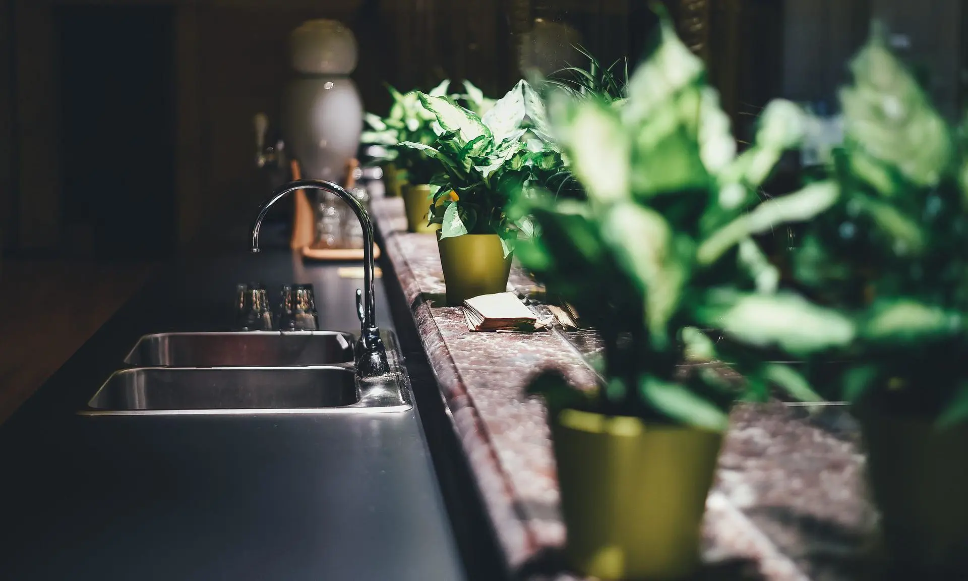 Five top tips to reduce energy waste in hotels