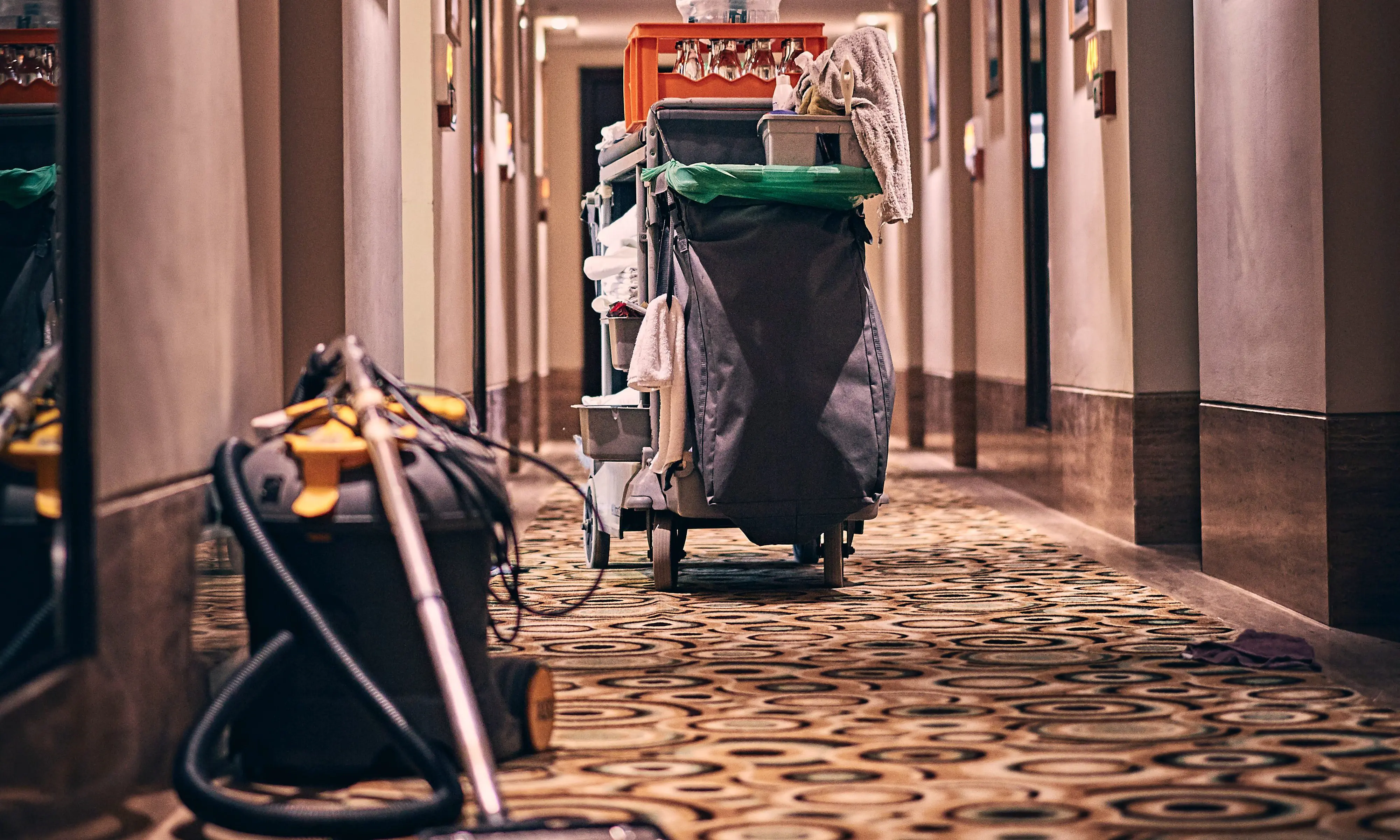 Hospitality vacancies fall below 100,000 for first time since pandemic