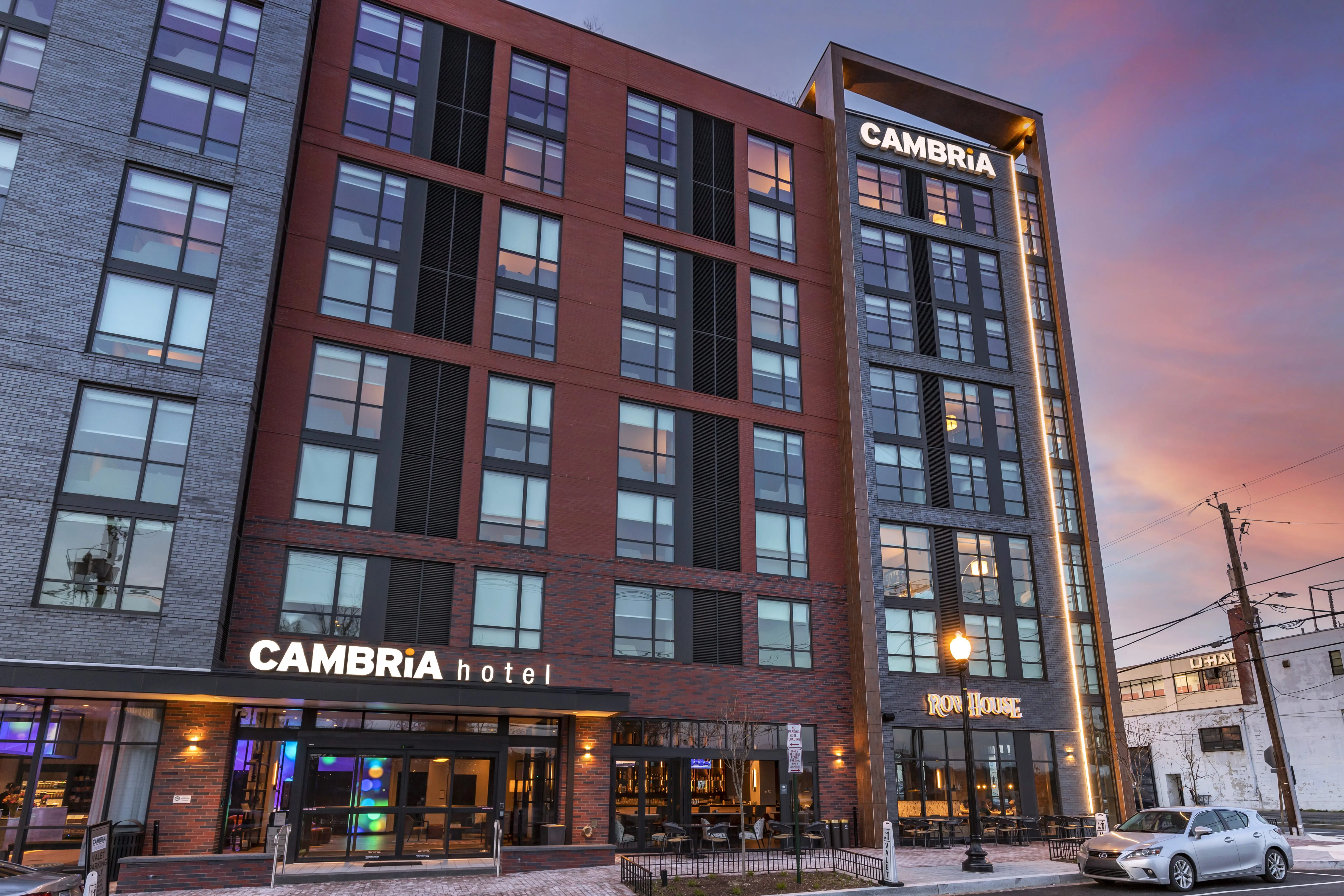 Choice Hotels raises FY guidance as revenues rise