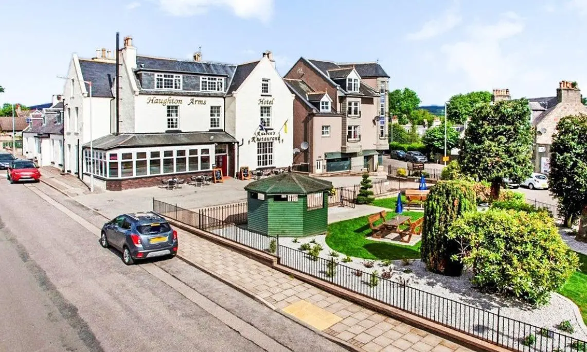 Haughton Arms Hotel in Alford brought to market for £500k