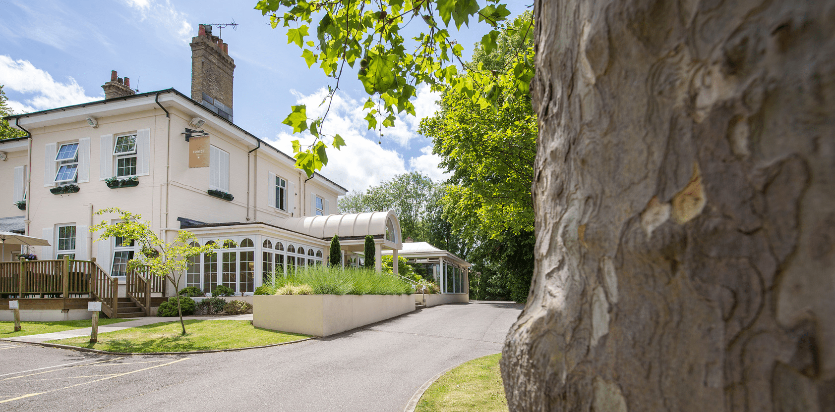 Forest Lodge launches 1820 Pizza and Grill