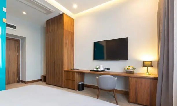 How to select the best entertainment system for your hotel guests