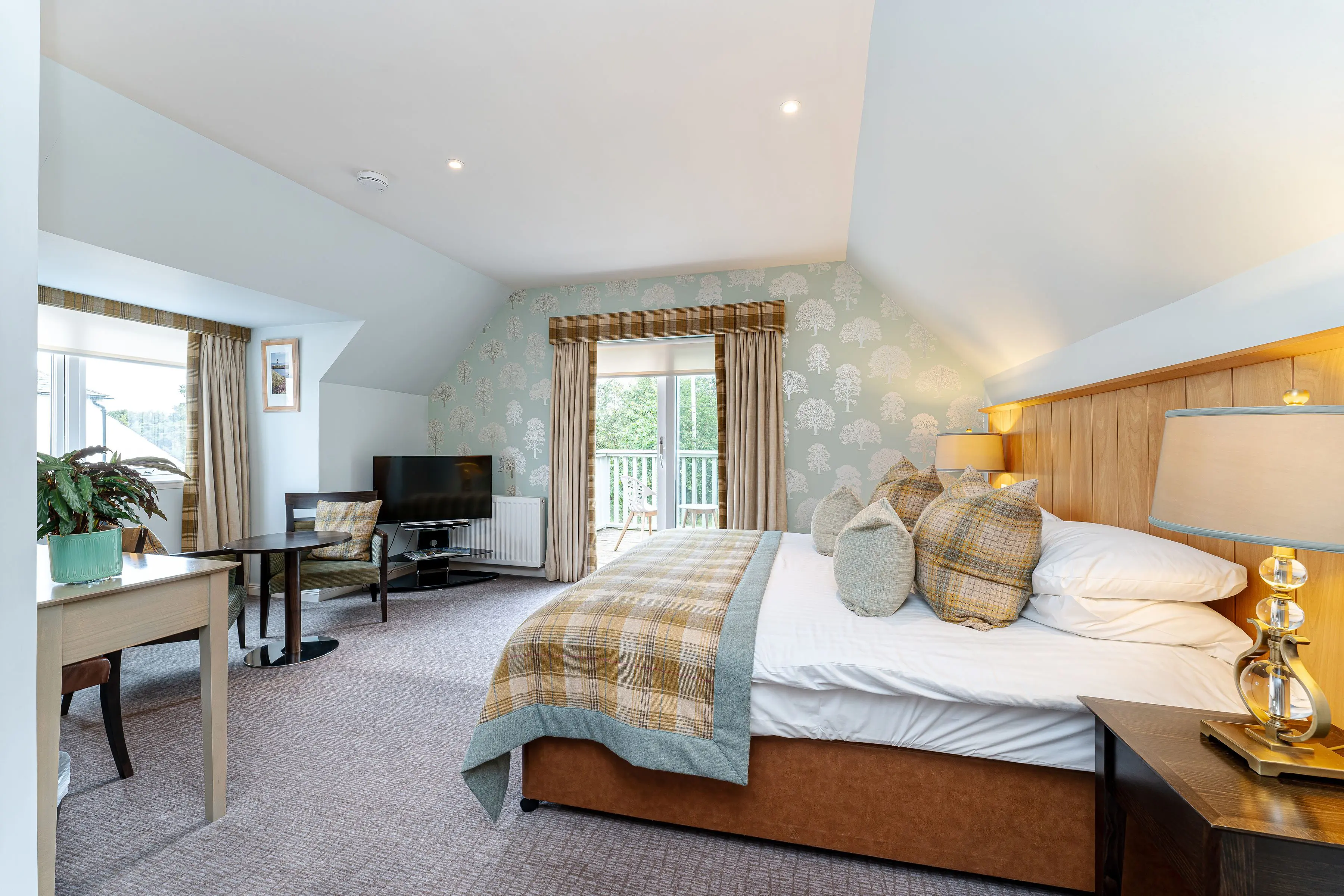 Five-star Sandown House brought to market