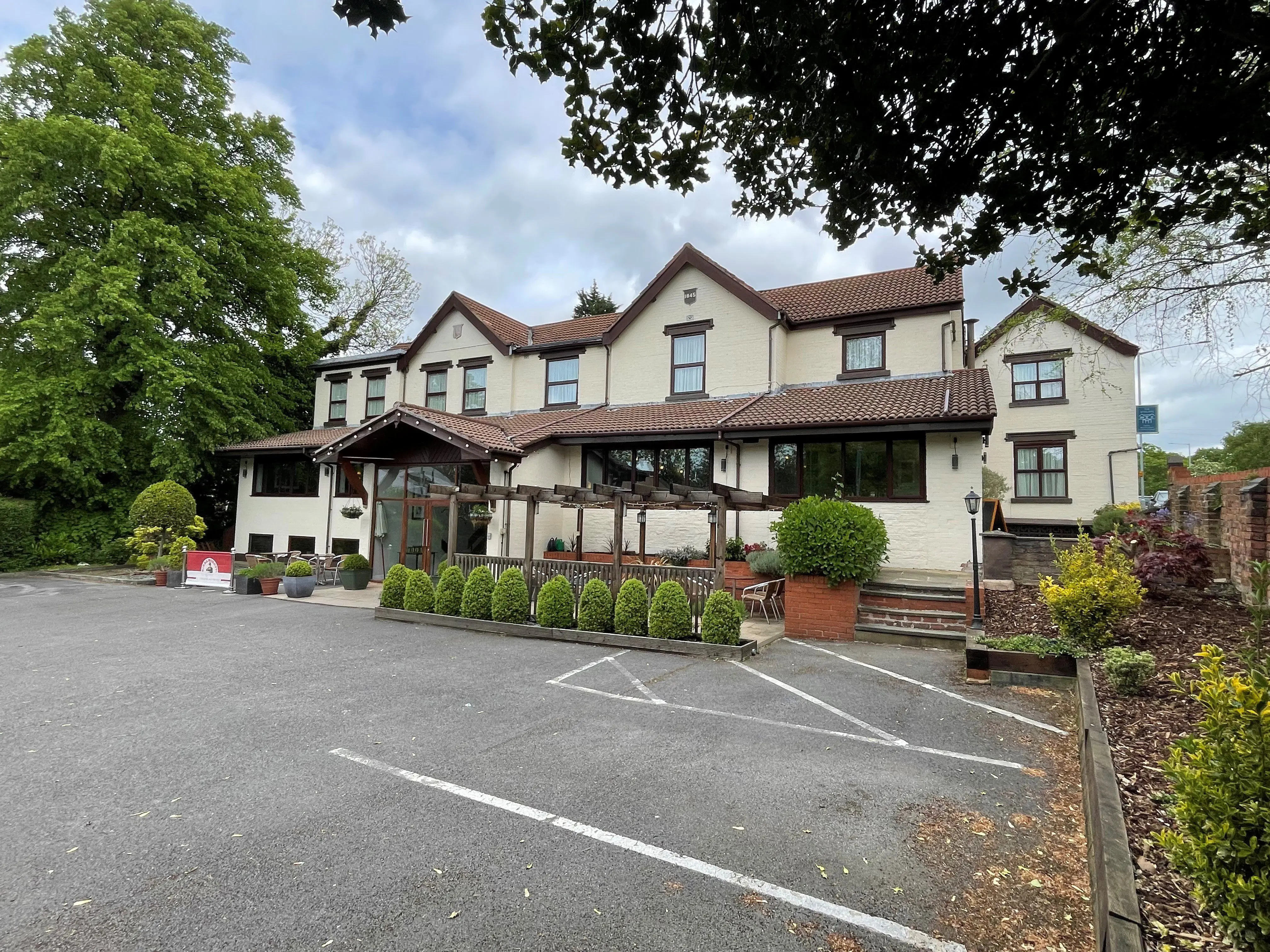 Wycliffe Hotel sold off £950,000 guide price