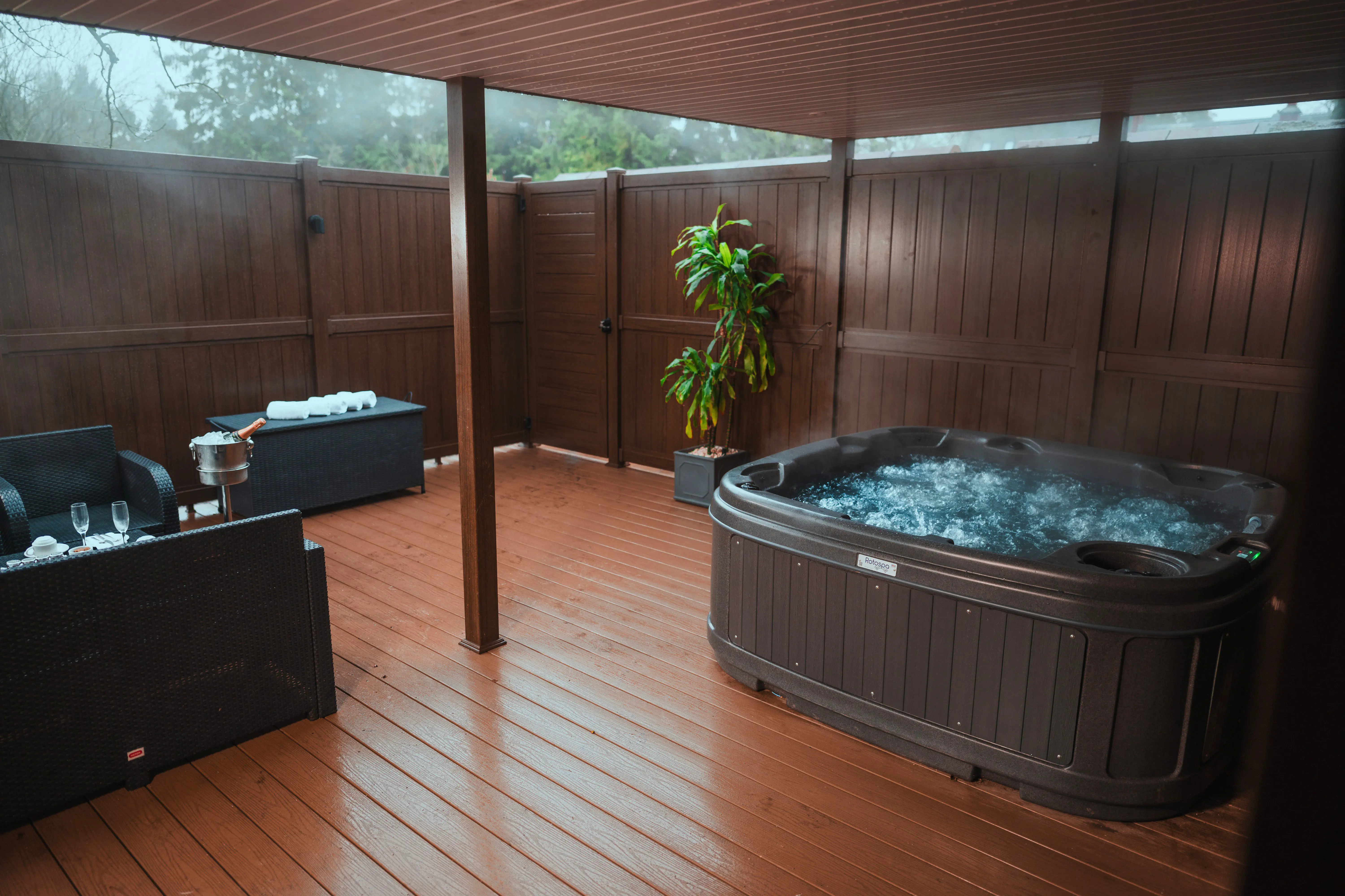 Wroxall Abbey Hotel launches investment programme with new hot tub offering