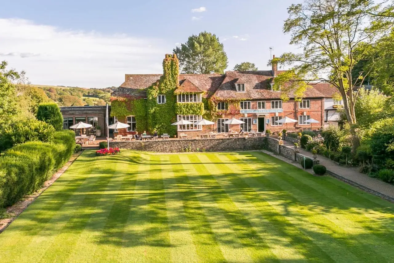 The Signet Collection acquires The Deans Place Hotel