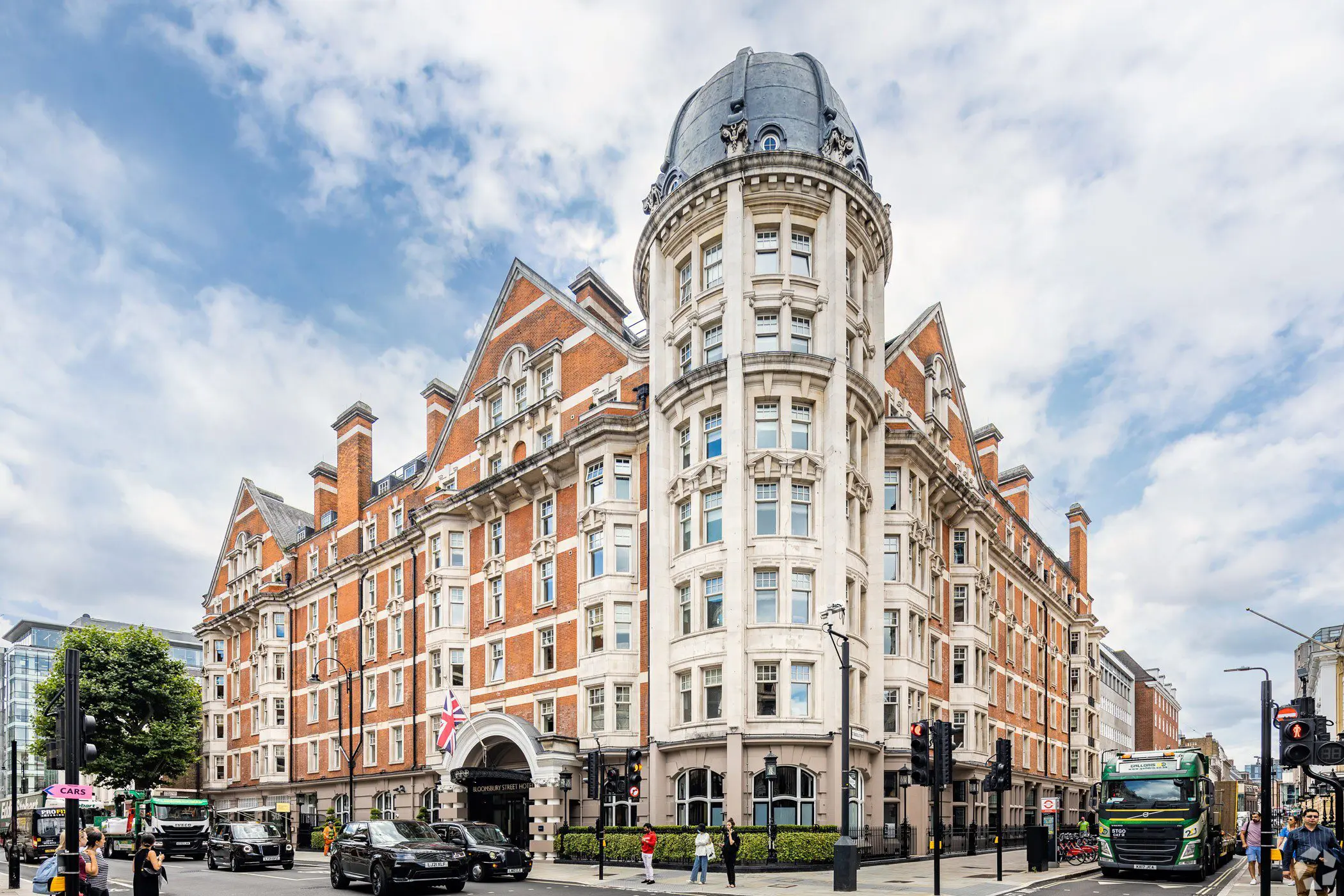 Starwood Capital acquires 10 hotels from Edwardian Group