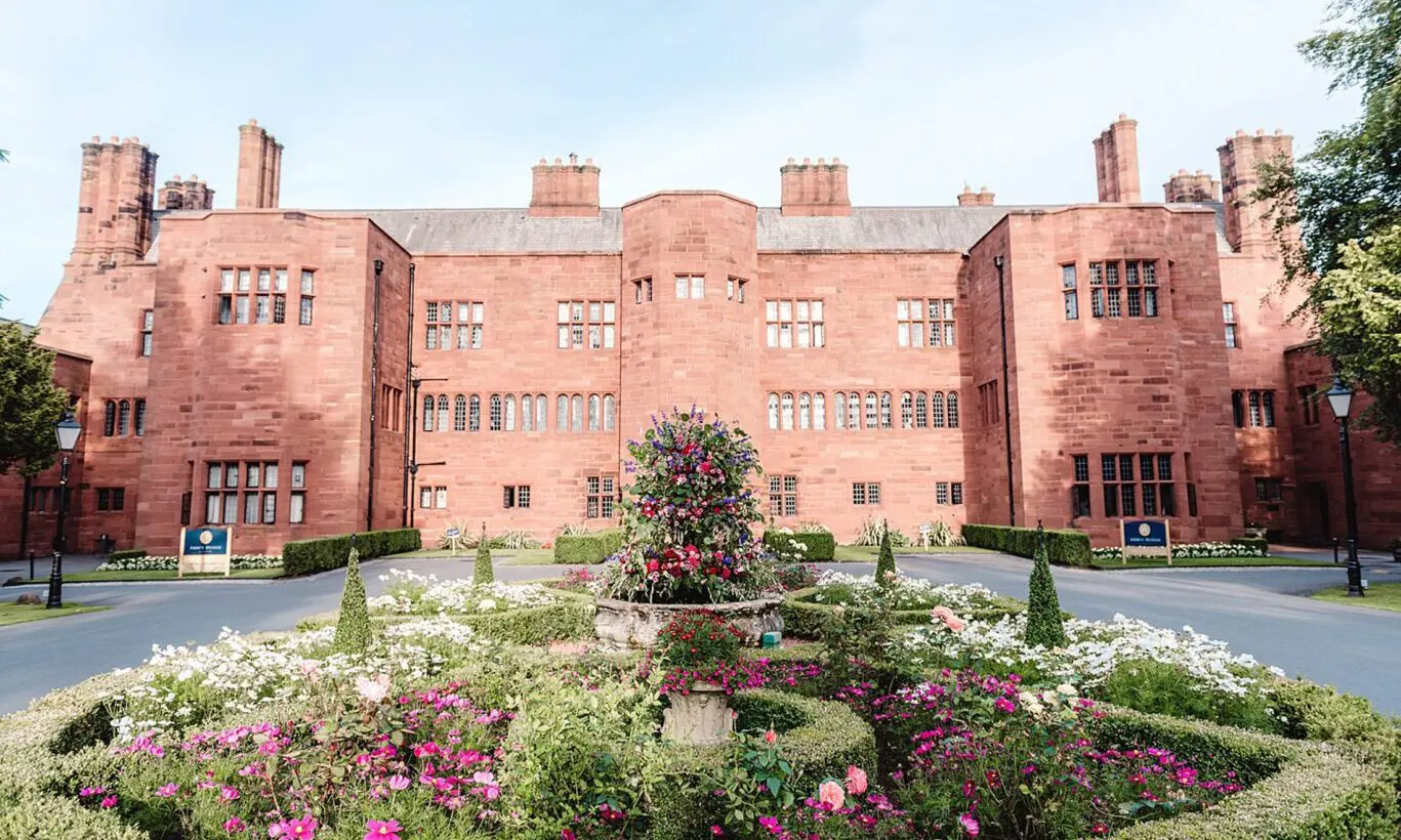 Abbey House Hotel and Gardens unveils EV charging site